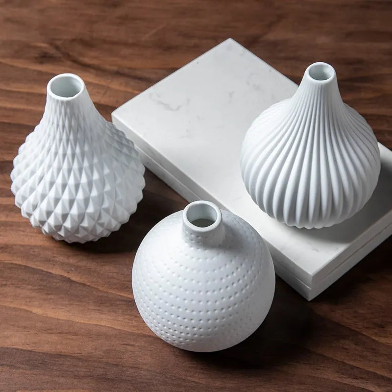 4.5 Inch White Ceramic Flower Vase Geometric Matt Vase Drop-shape Plants Hydroponic Container Home Garden Decoration Centerpiece