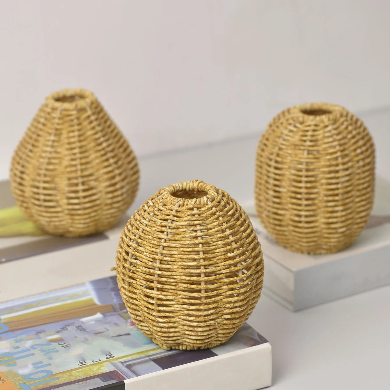 Decorative Imitation Rattan Vase Woven Decorative Table Vase for Dried Flower Home and Office Durability and Waterproof Decors