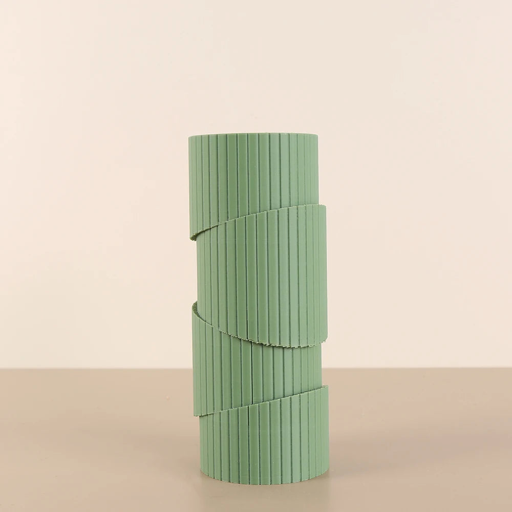 1 Piece of Spiral - striped Creative Vase, Multi - color (Blue/Green/Beige) Options, Fits Dried/Faux Flowers, Unique Twisted Sha