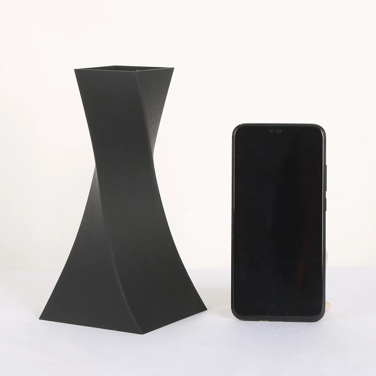 1 PC 3D printed decorative vase, black geometric minimalist vase ornament, dried flower vase, innovative art decoration