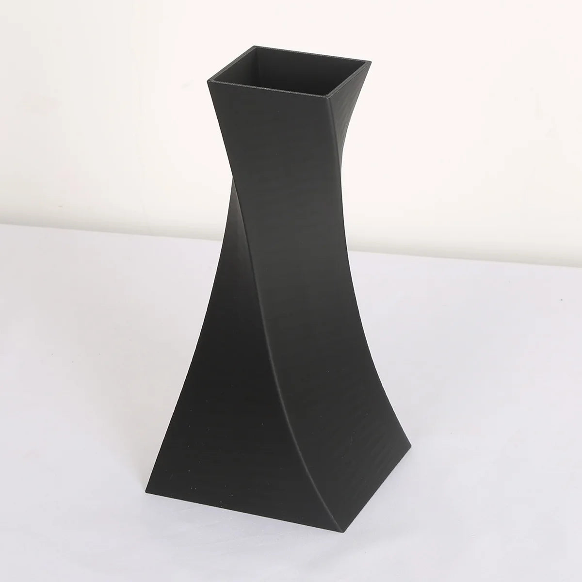 1 PC 3D printed decorative vase, black geometric minimalist vase ornament, dried flower vase, innovative art decoration