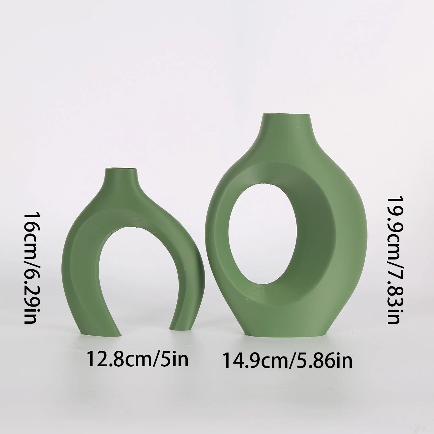 A set of 2 Bohemian-chic round plastic vases, suitable for home and office decoration