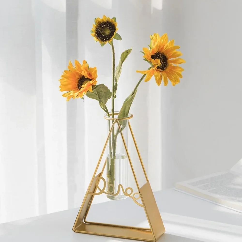 Nordic Style Creative Hydroponic Vase Tabletop Decoration Wrought Iron Frame Clear Glass Vase for Office Tabletop Decoration