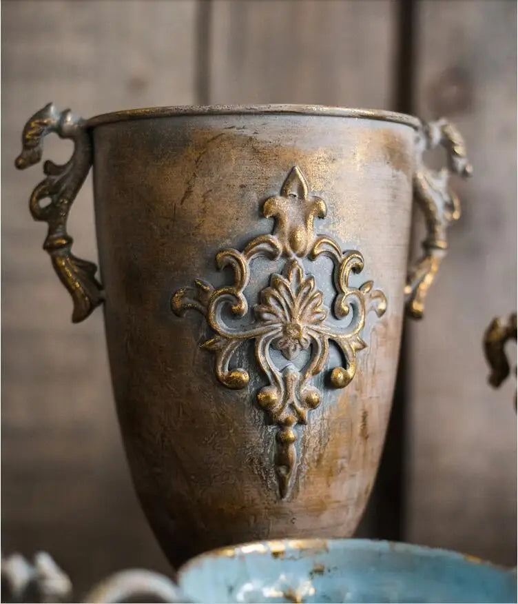 European Retro Iron Goblet Vase Decoration Home Livingroom Flower Arrangement Figurines Crafts Hotel Metal Flowerpot Ornaments