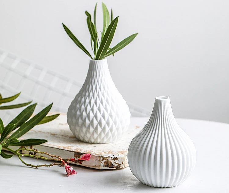 4.5 Inch White Ceramic Flower Vase Geometric Matt Vase Drop-shape Plants Hydroponic Container Home Garden Decoration Centerpiece