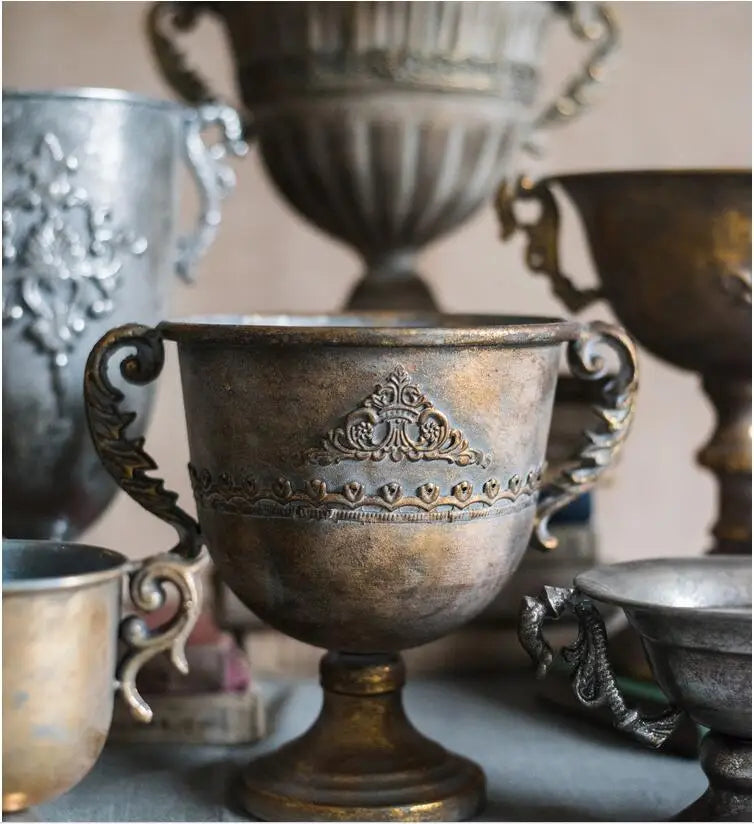 European Retro Iron Goblet Vase Decoration Home Livingroom Flower Arrangement Figurines Crafts Hotel Metal Flowerpot Ornaments