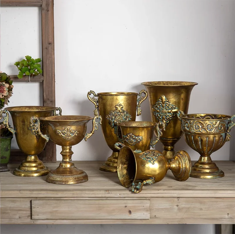 European Golden Retro Iron Vase Flower Arrangement Vessel Decoration Home Room Ornaments Wedding Banquet Table Accessories Items