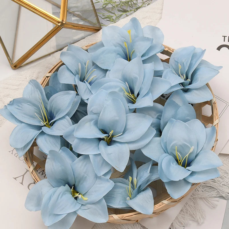 100pcs/7cm White Lily Artificial Silk Flower Heads DIY Wedding Decoration Party Wreath Scrapbooking Craft Fake Flowers
