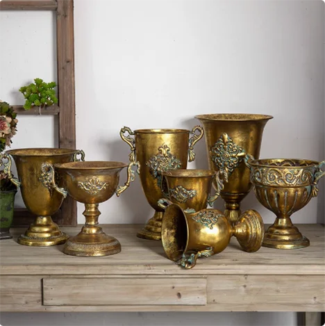 European Golden Retro Iron Vase Flower Arrangement Vessel Decoration Home Room Ornaments Wedding Banquet Table Accessories Items