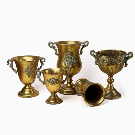 European Golden Retro Iron Vase Flower Arrangement Vessel Decoration Home Room Ornaments Wedding Banquet Table Accessories Items