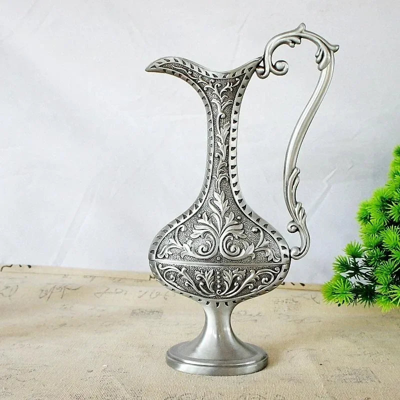1Pcs Retro Style Flower Vase New Design Metal Brass Vases European Modern Hot Sale Flower Bottle Household Grow Flowers Supplies