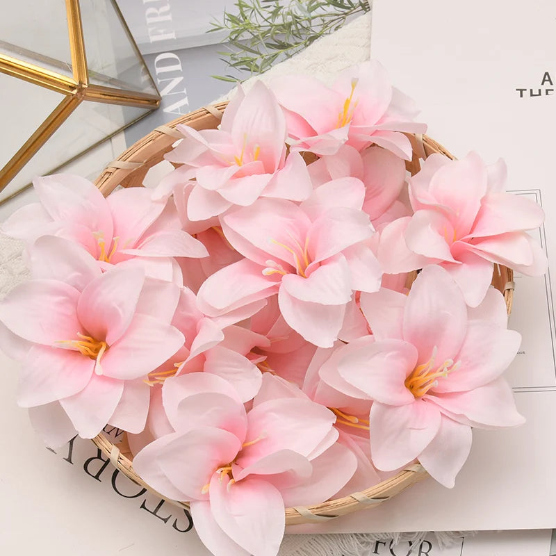 100pcs/7cm White Lily Artificial Silk Flower Heads DIY Wedding Decoration Party Wreath Scrapbooking Craft Fake Flowers