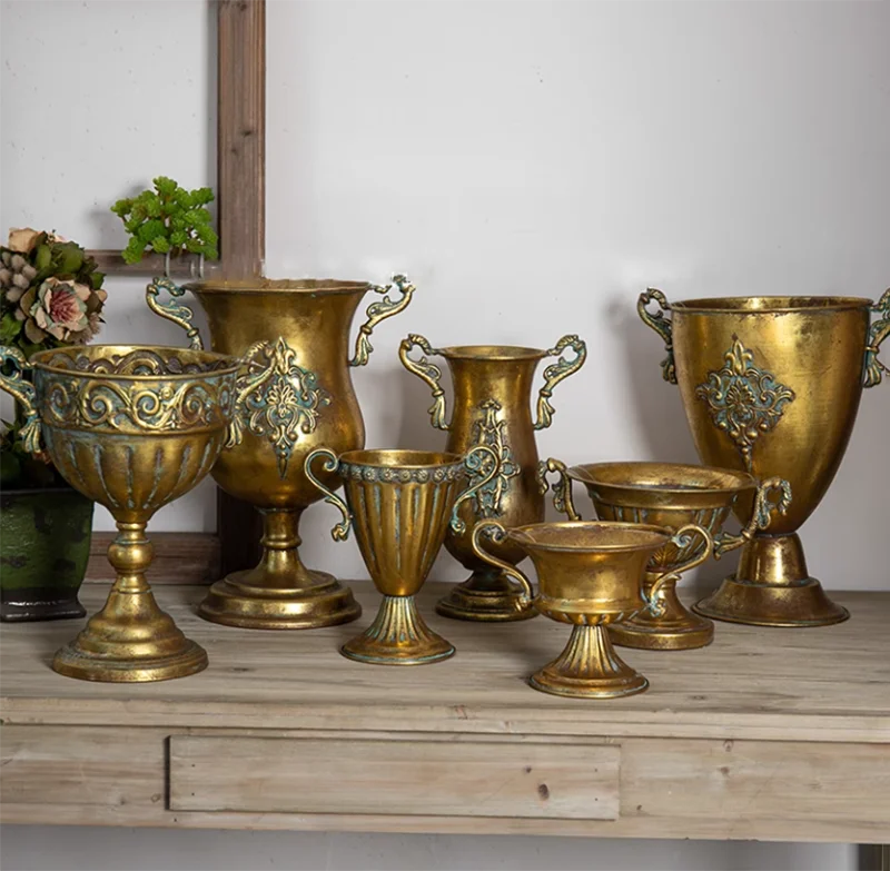 European Golden Retro Iron Vase Flower Arrangement Vessel Decoration Home Room Ornaments Wedding Banquet Table Accessories Items