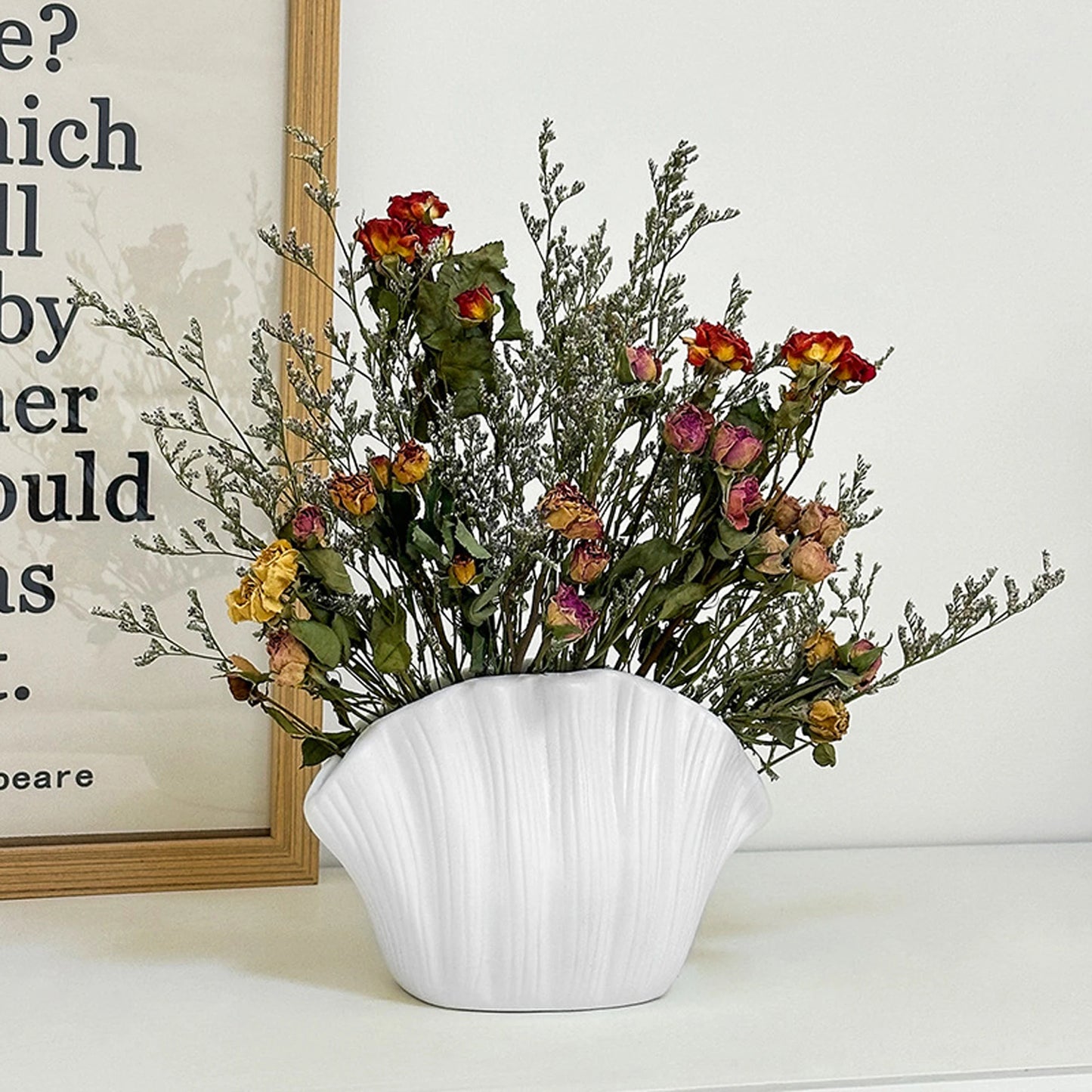 Crumpled/Shell Shaped Flower Vase Stylish Solid White Vase for Home Office Table Centerpieces Decoration