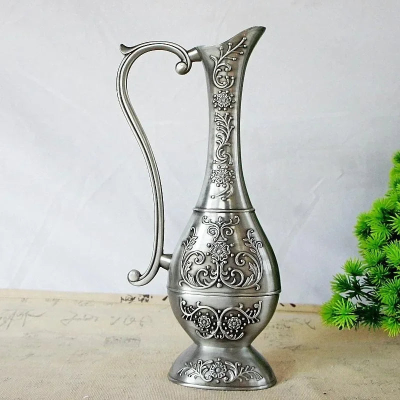 1Pcs Retro Style Flower Vase New Design Metal Brass Vases European Modern Hot Sale Flower Bottle Household Grow Flowers Supplies