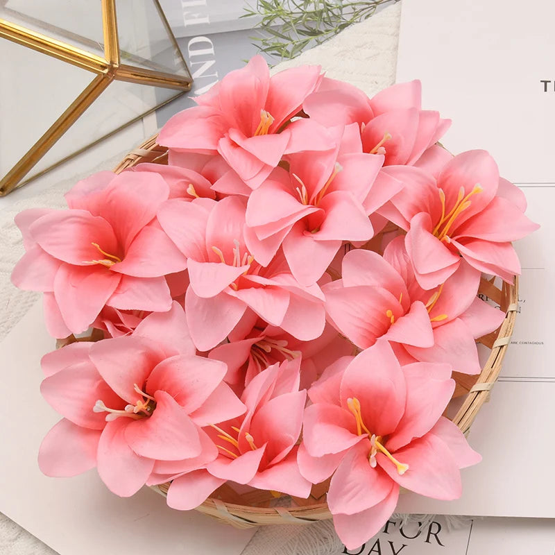 100pcs/7cm White Lily Artificial Silk Flower Heads DIY Wedding Decoration Party Wreath Scrapbooking Craft Fake Flowers