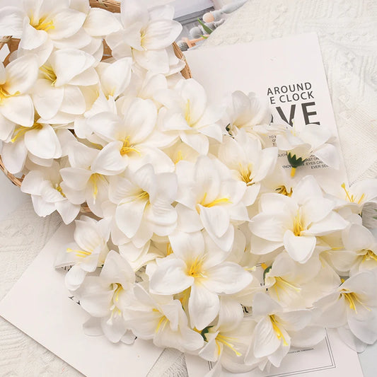 100pcs/7cm White Lily Artificial Silk Flower Heads DIY Wedding Decoration Party Wreath Scrapbooking Craft Fake Flowers