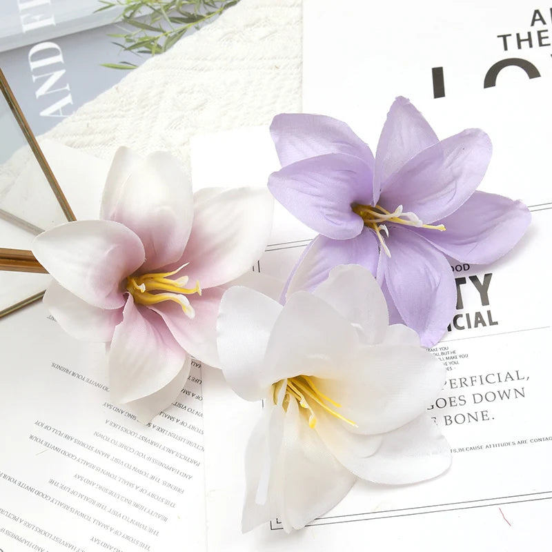 100pcs/7cm White Lily Artificial Silk Flower Heads DIY Wedding Decoration Party Wreath Scrapbooking Craft Fake Flowers