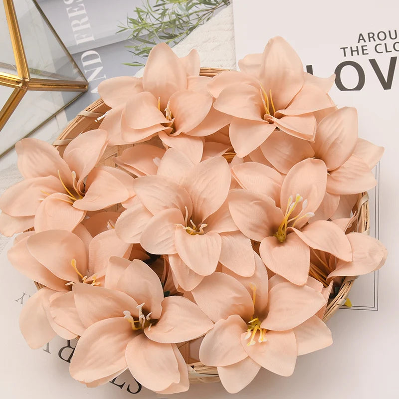 100pcs/7cm White Lily Artificial Silk Flower Heads DIY Wedding Decoration Party Wreath Scrapbooking Craft Fake Flowers