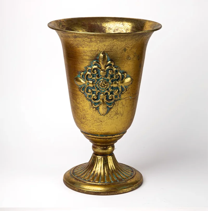 European Golden Retro Iron Vase Flower Arrangement Vessel Decoration Home Room Ornaments Wedding Banquet Table Accessories Items