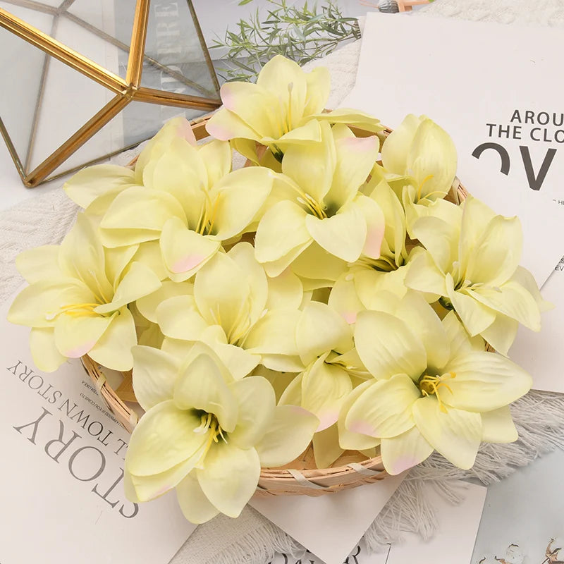 100pcs/7cm White Lily Artificial Silk Flower Heads DIY Wedding Decoration Party Wreath Scrapbooking Craft Fake Flowers